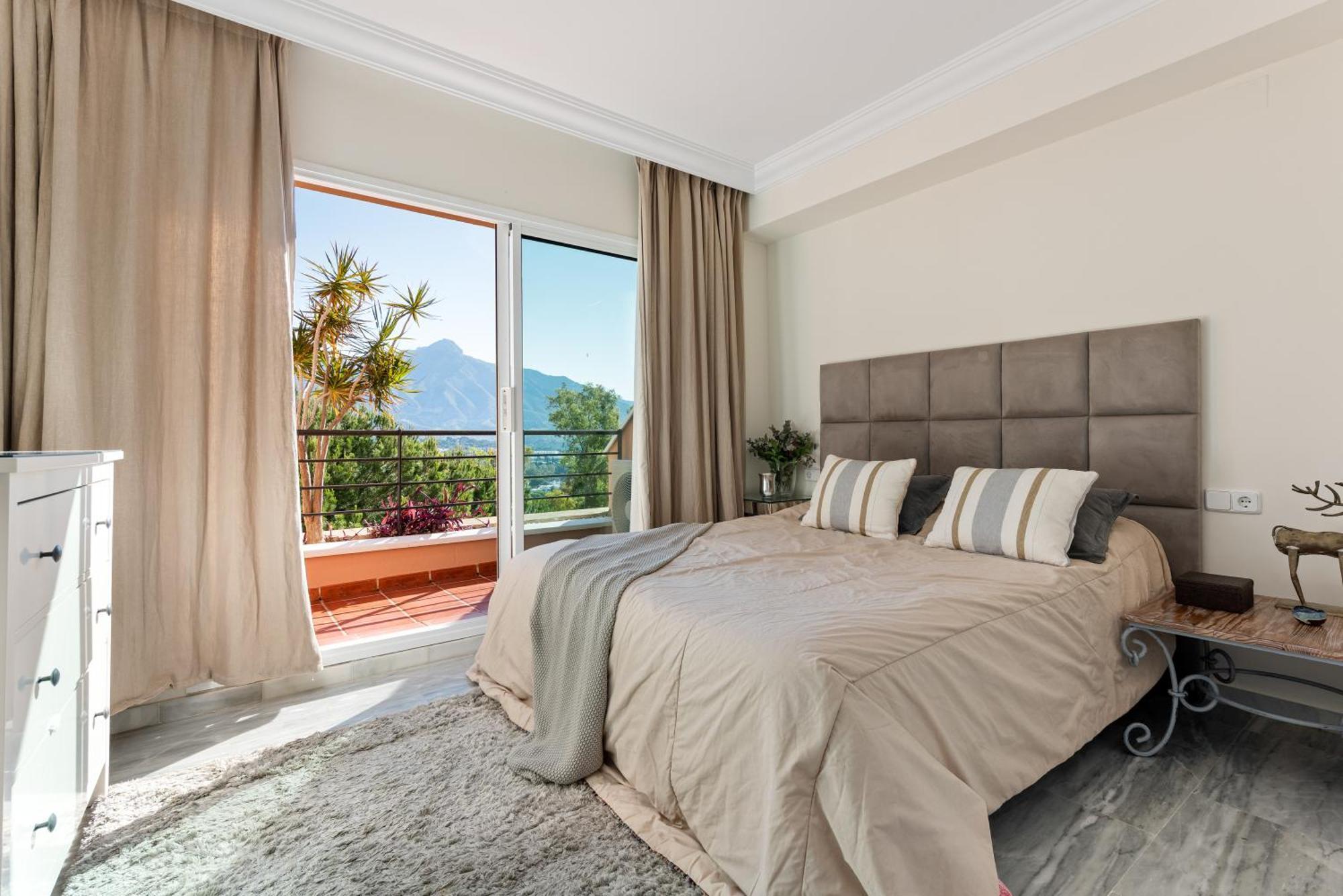 Apartemen Nueva Andalucia Magna Golf